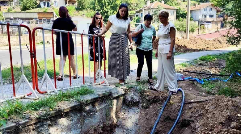 Търсят сигурно и окончателно решение на водната криза в Трън