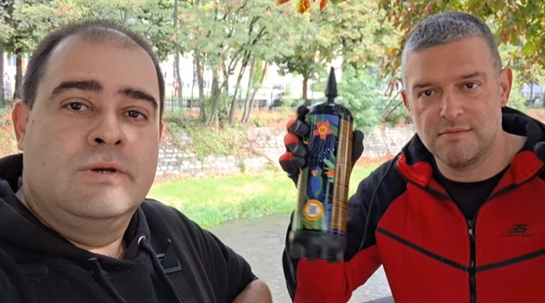 Адриан Скримов  и Стефан Кръстев попаднаха на 10 бутилки райски газ